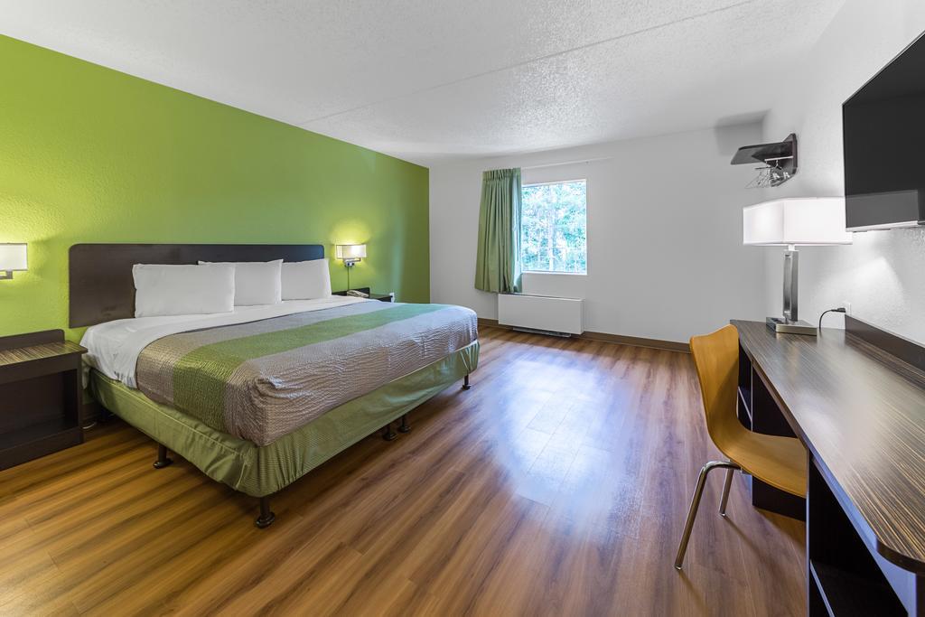 Hotel 6-warminster, Pa