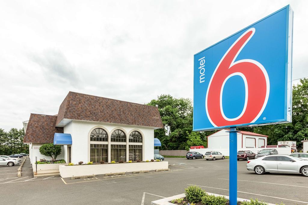 Hotel 6-warminster, Pa Warminster