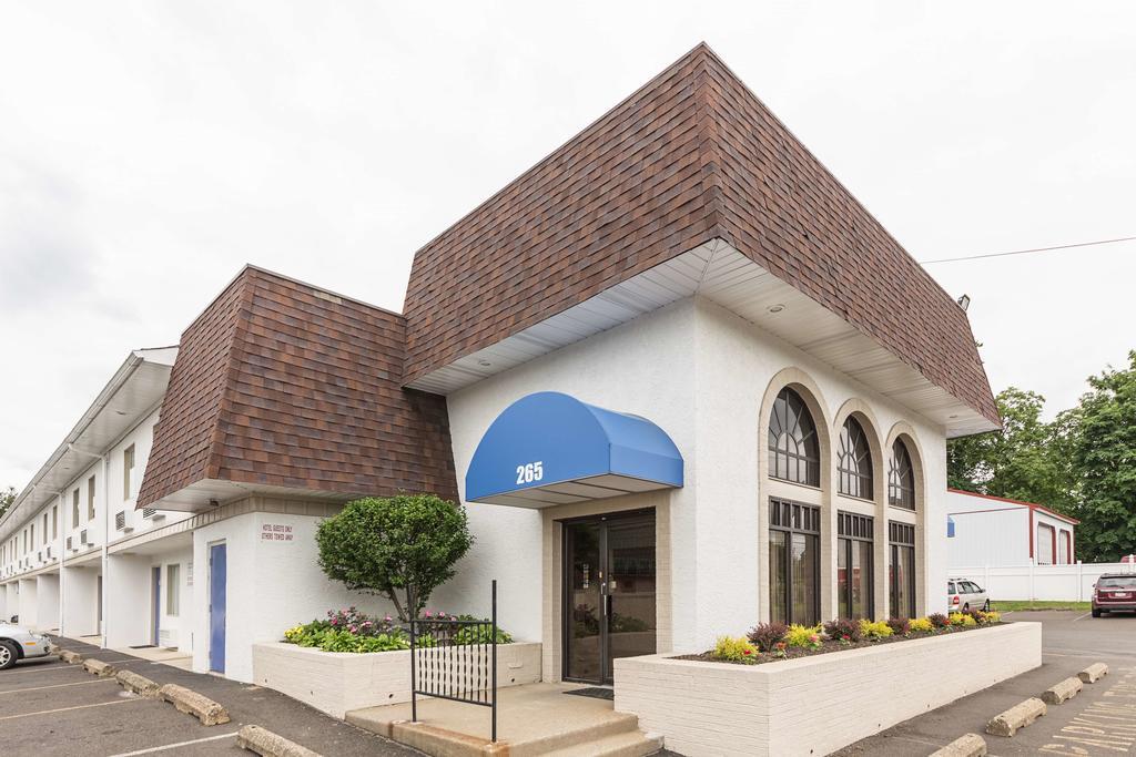 Hotel 6-warminster, Pa